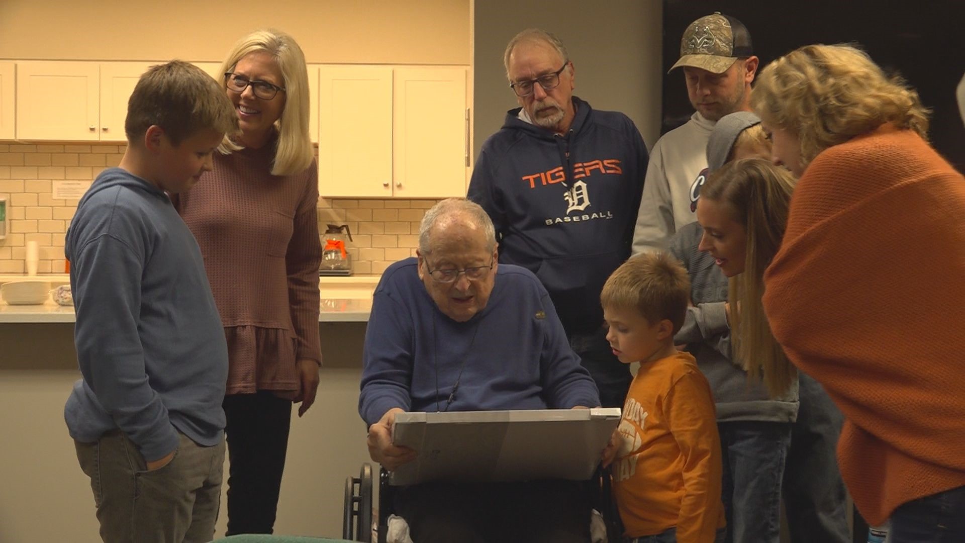 A program paying tribute to veterans in hospice led to a heartwarming ceremony where a 91-year-old was thanked by family and organizers alike.