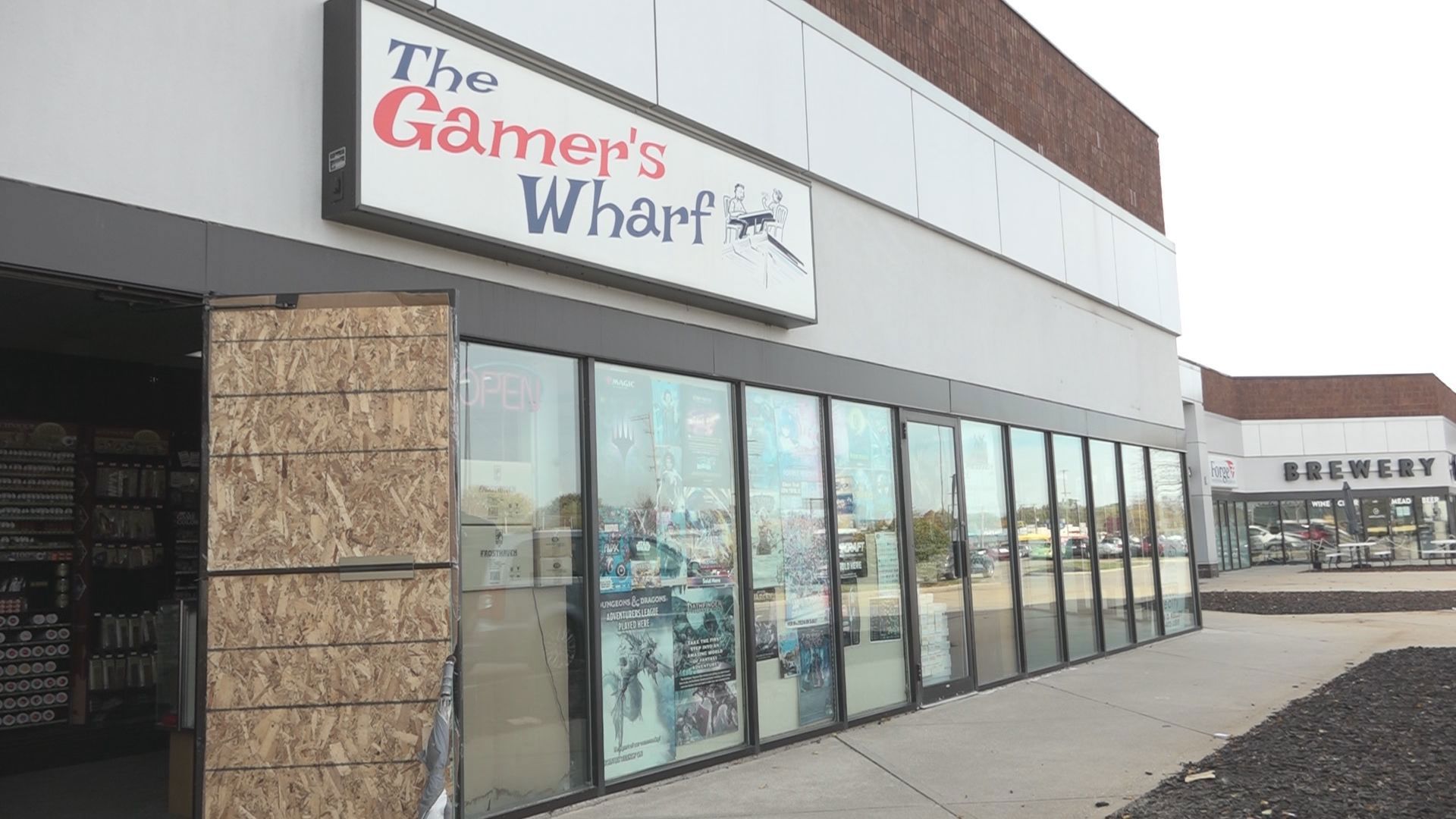 Burglars steal $20K in items from Grandville game store wzzm13 com