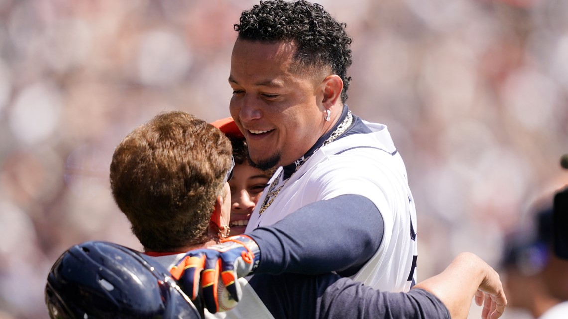 Miguel Cabrera of Detroit Tigers Reaches 3,000 Hits - The New York Times