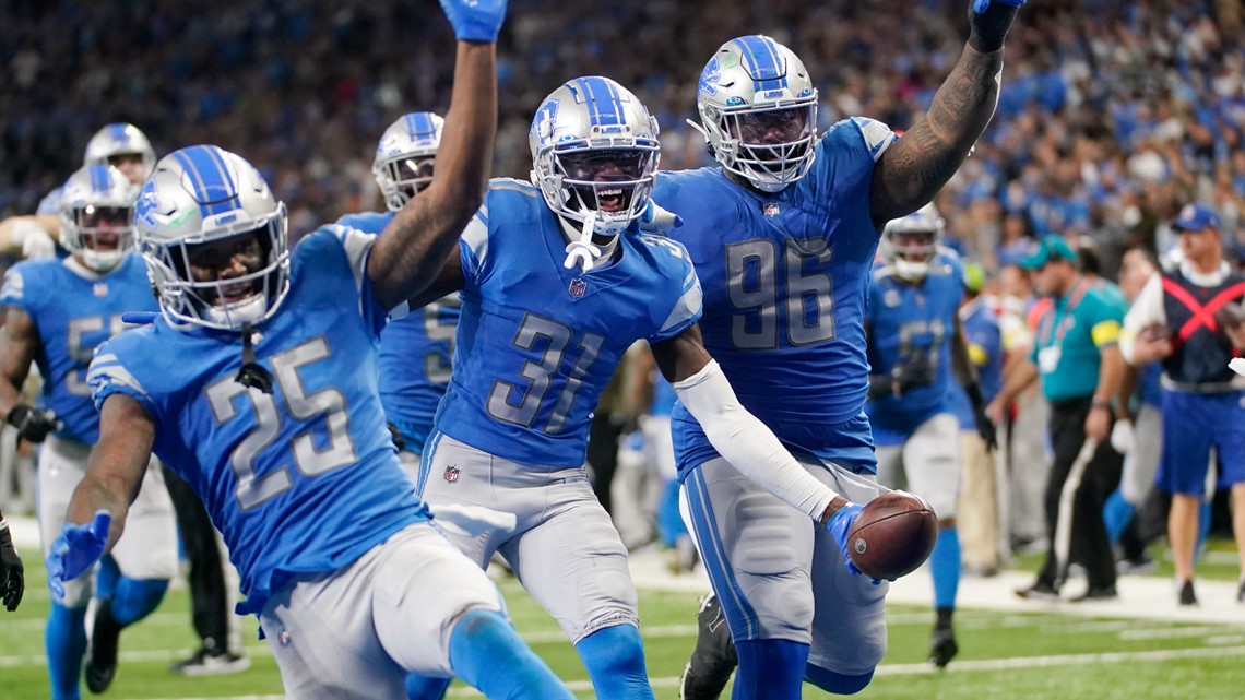 Lions' Jamaal Williams Powers For Two-Point Try Against Packers