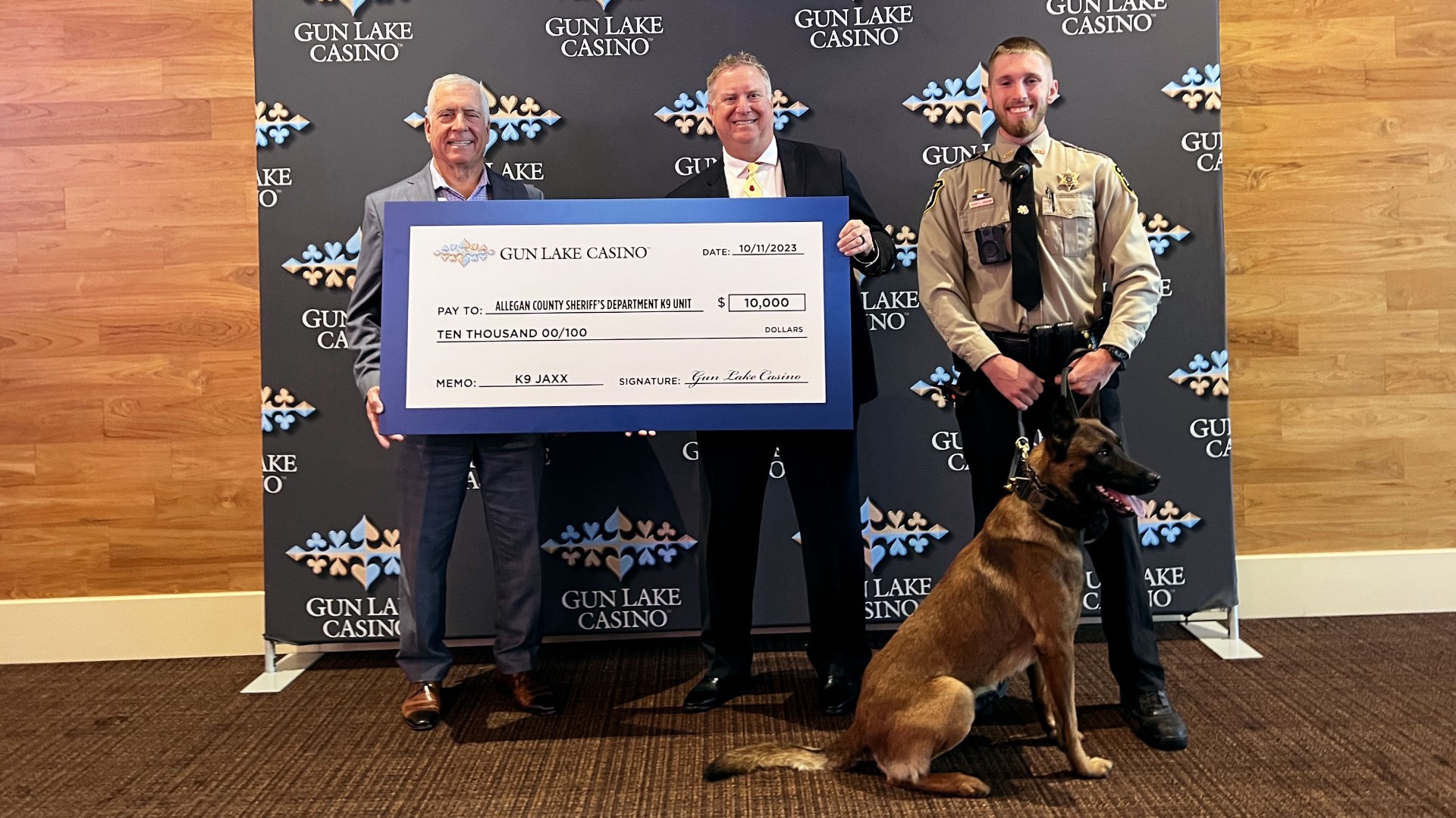 Allegan Sheriff's Department accepts $10,000 donation for new K9 ...