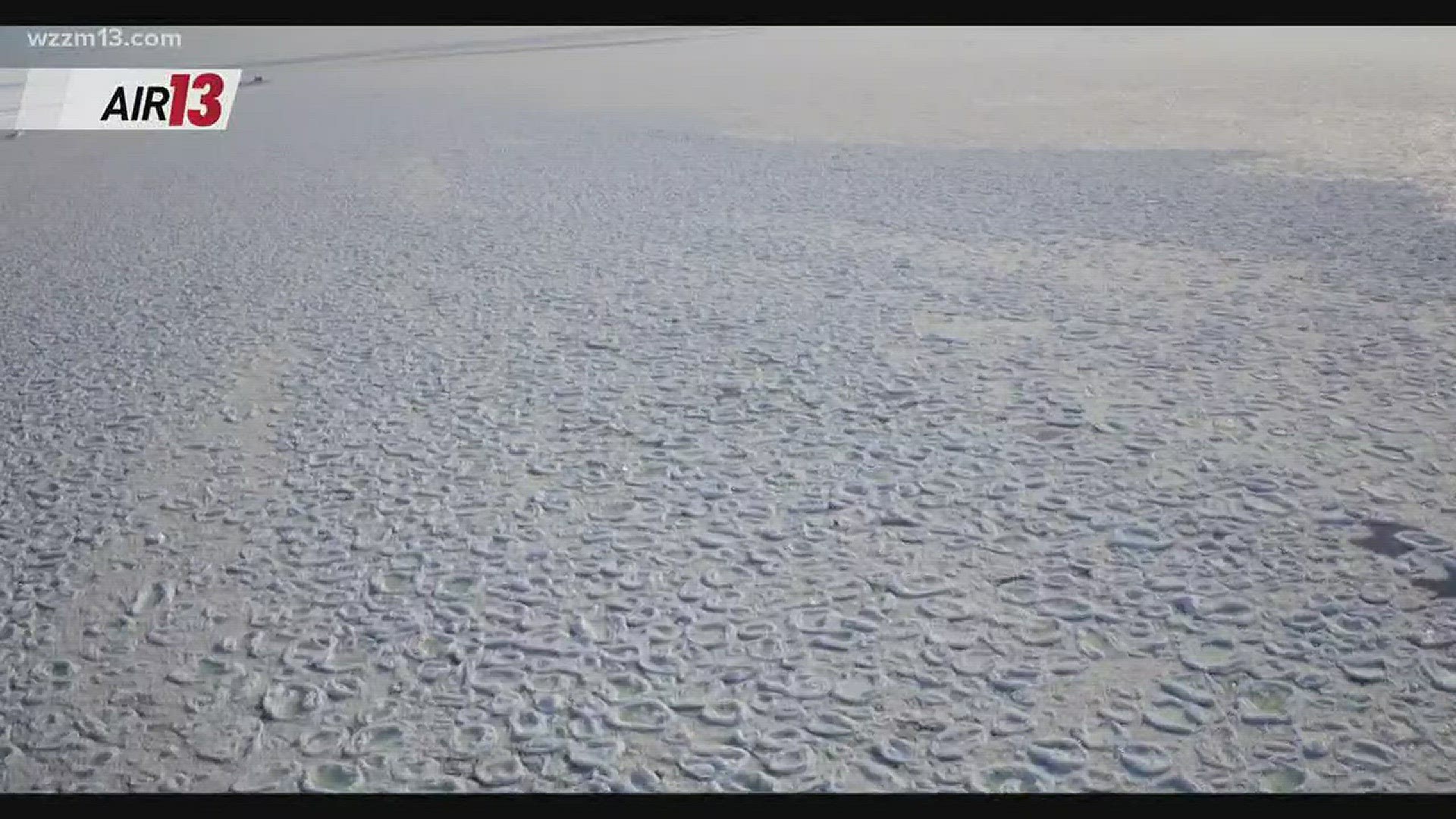 Air 13; Ice pancakes forming o Lake Michigan