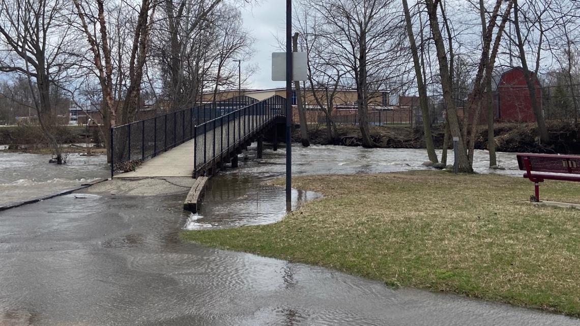 West Michigan boaters, walkers check out rising water levels - Vimarsana News