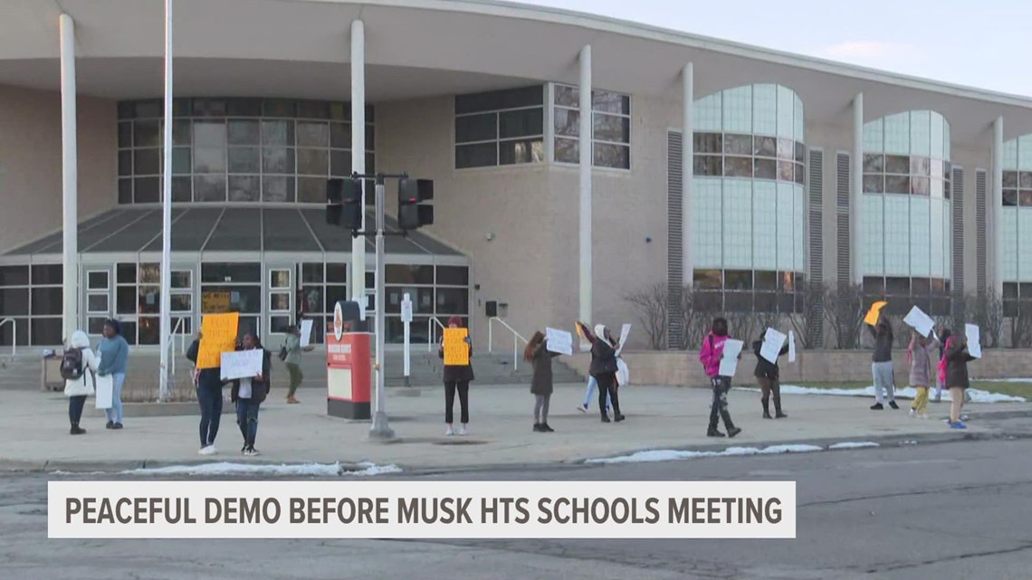 Muskegon Hts School District has continued problems with management company