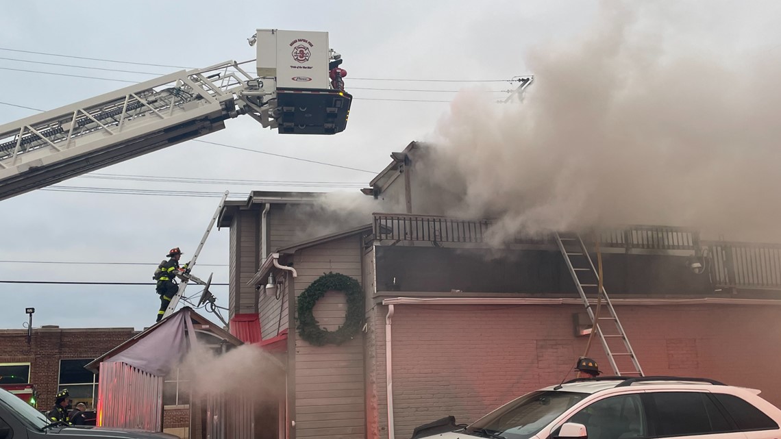 Fire Department on scene of fire at Grand Rapids Web Bar - Vimarsana News
