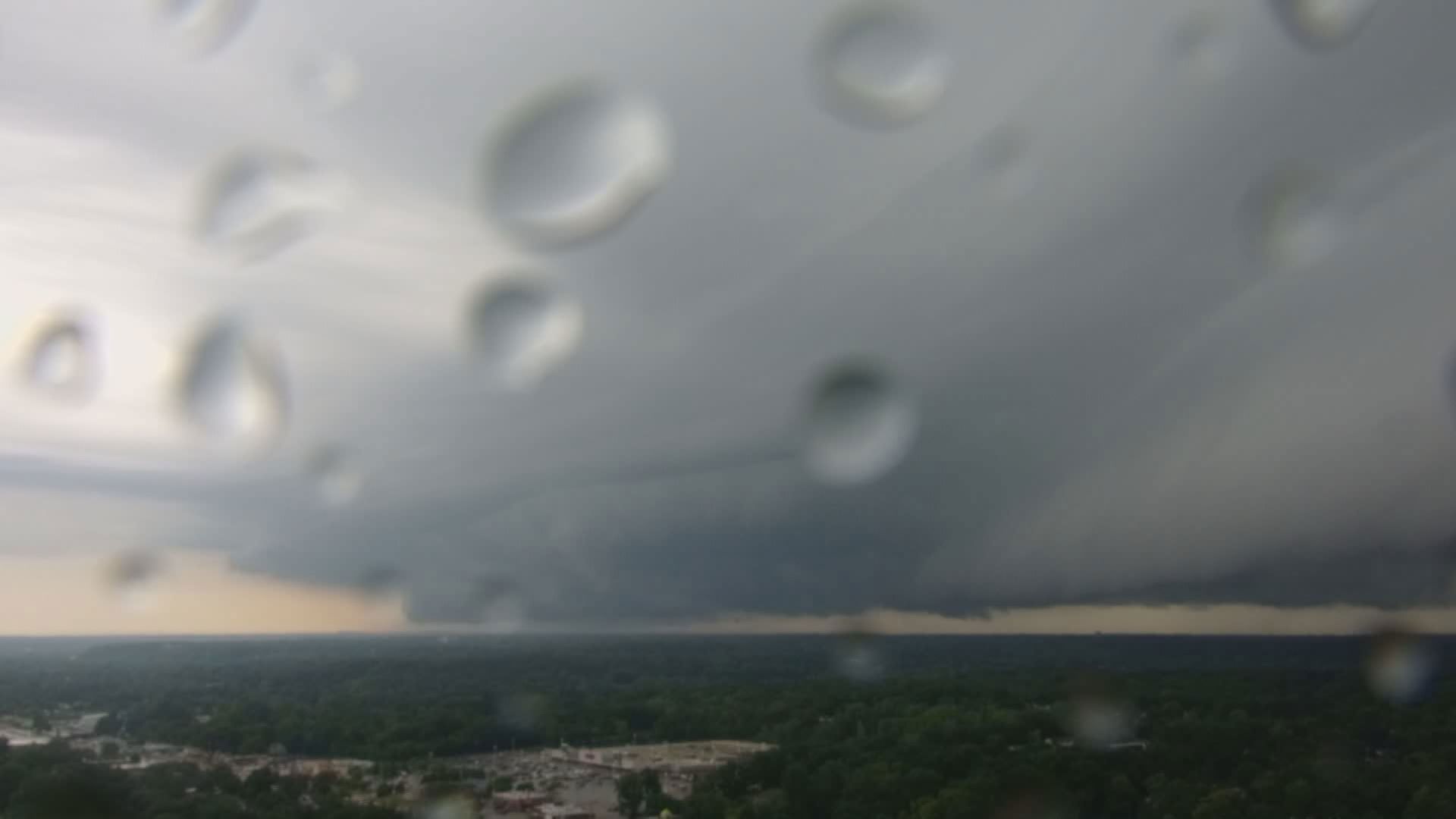 Ominous shelf cloud glides across West Michigan skyline | wzzm13.com