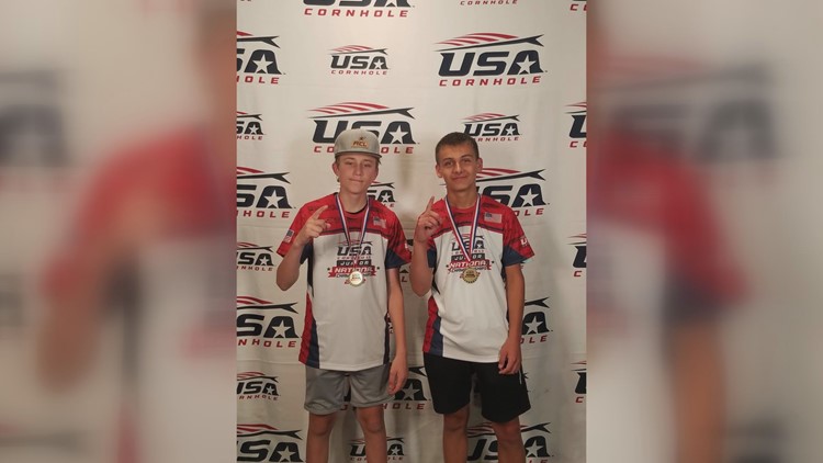Two Grand Rapids teens bring home national cornhole title