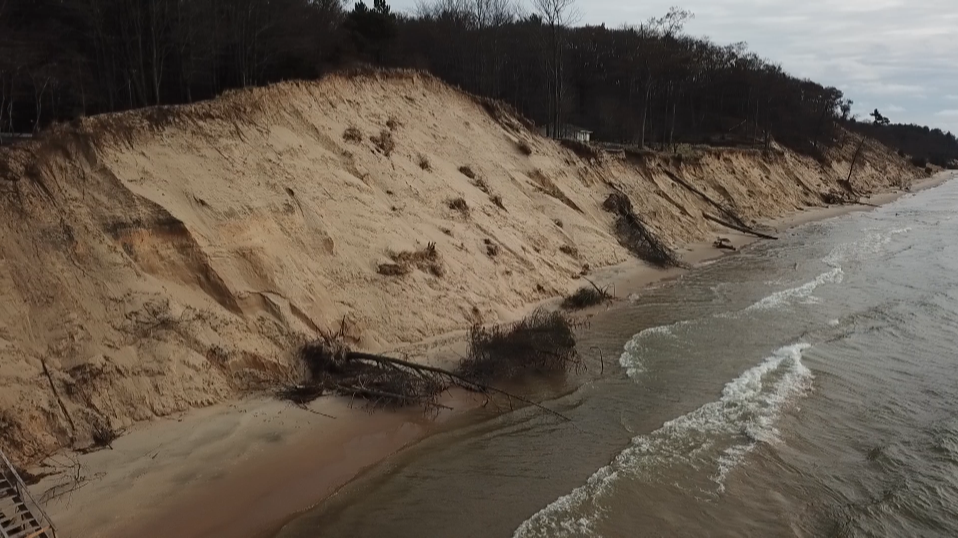 Both U.S. Sen. Debbie Stabenow and U.S. Rep. Fred Upton will get a look at erosion damage along Lake Michigan in South Haven.