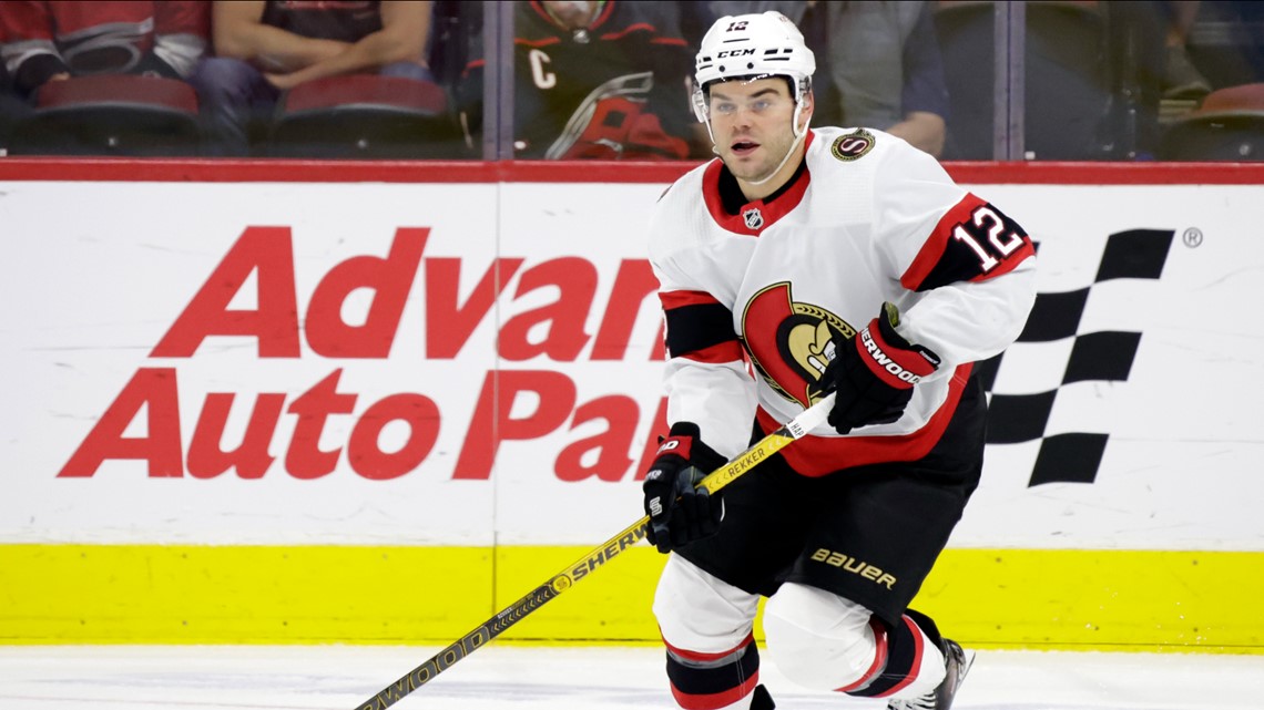 Chicago Blackhawks trade Alex DeBrincat to Ottawa Senators for three draft  picks - ESPN