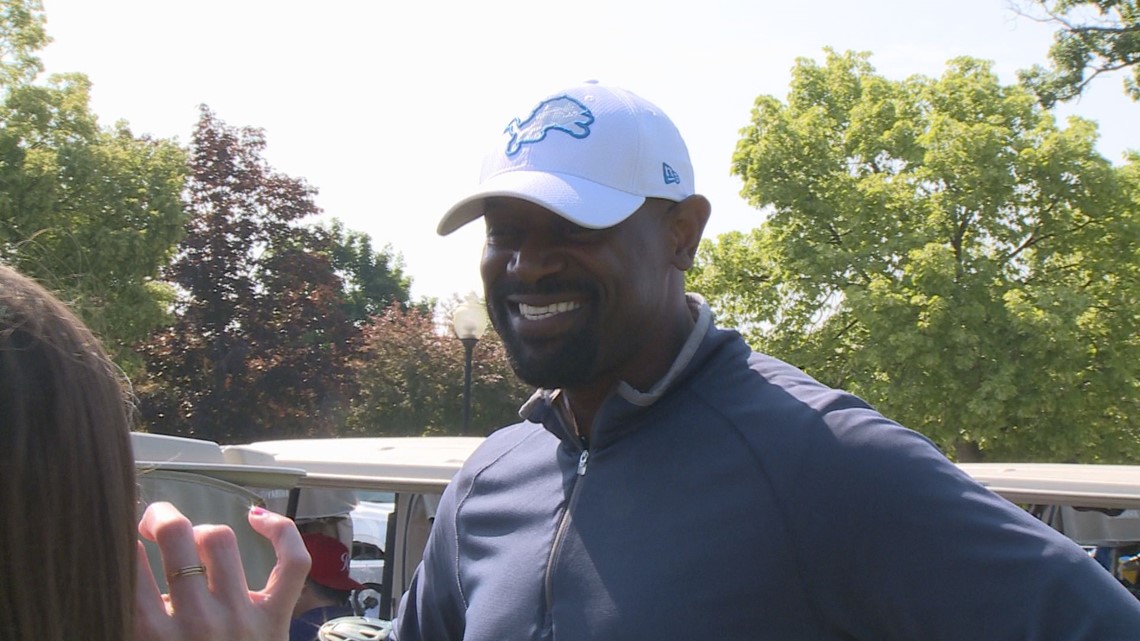Detroit Lions legend honors family members with cancer advocacy - Vimarsana News