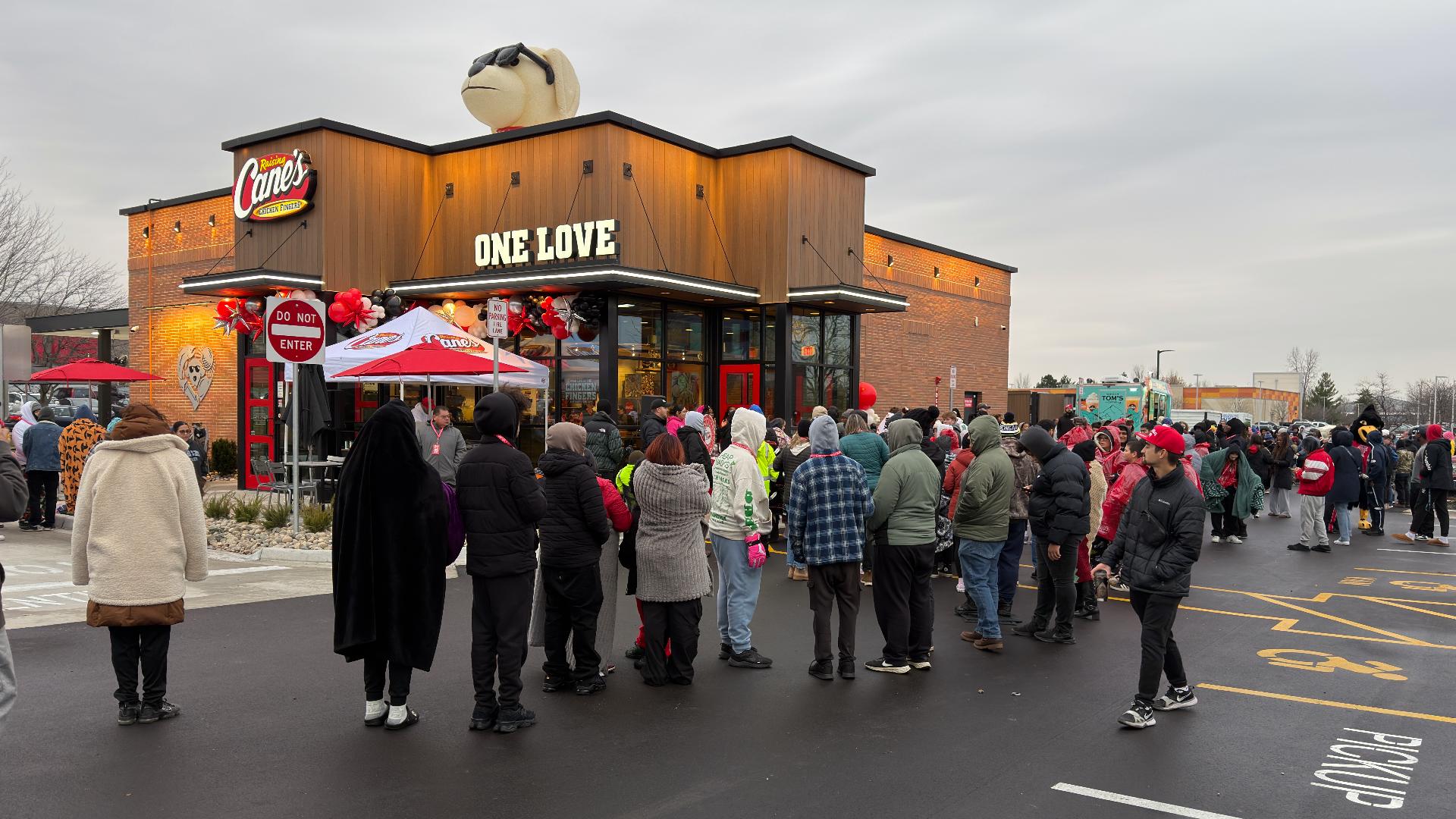 Plans to open Raising Cane's location in Walker move forward | wzzm13.com