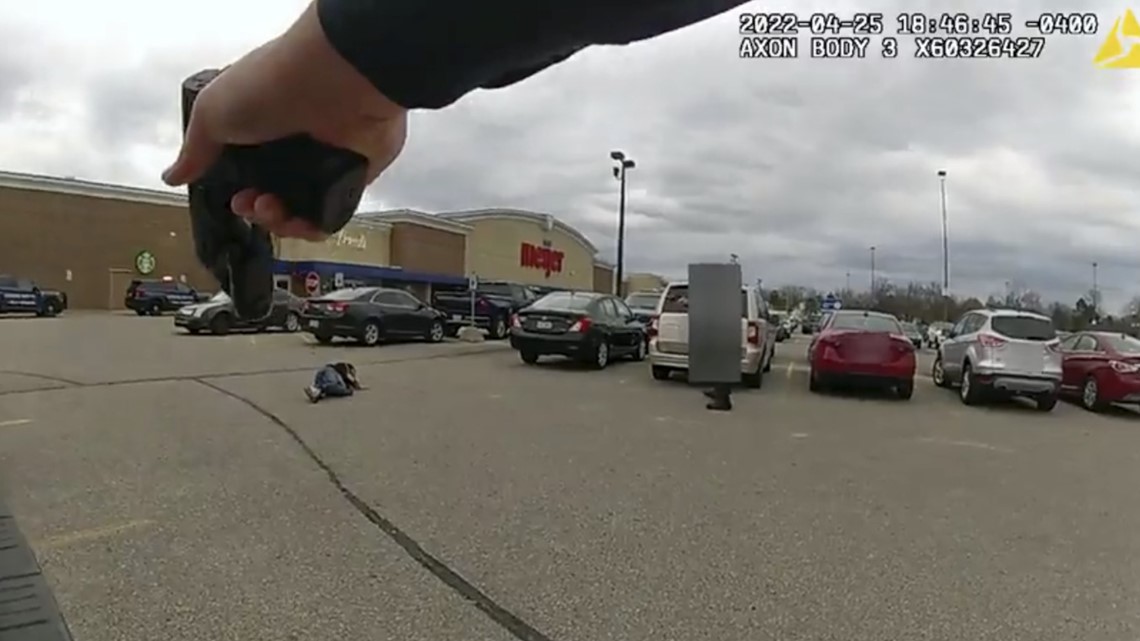 Police in MI chase shopper, shoot him in parking lot - Vimarsana News