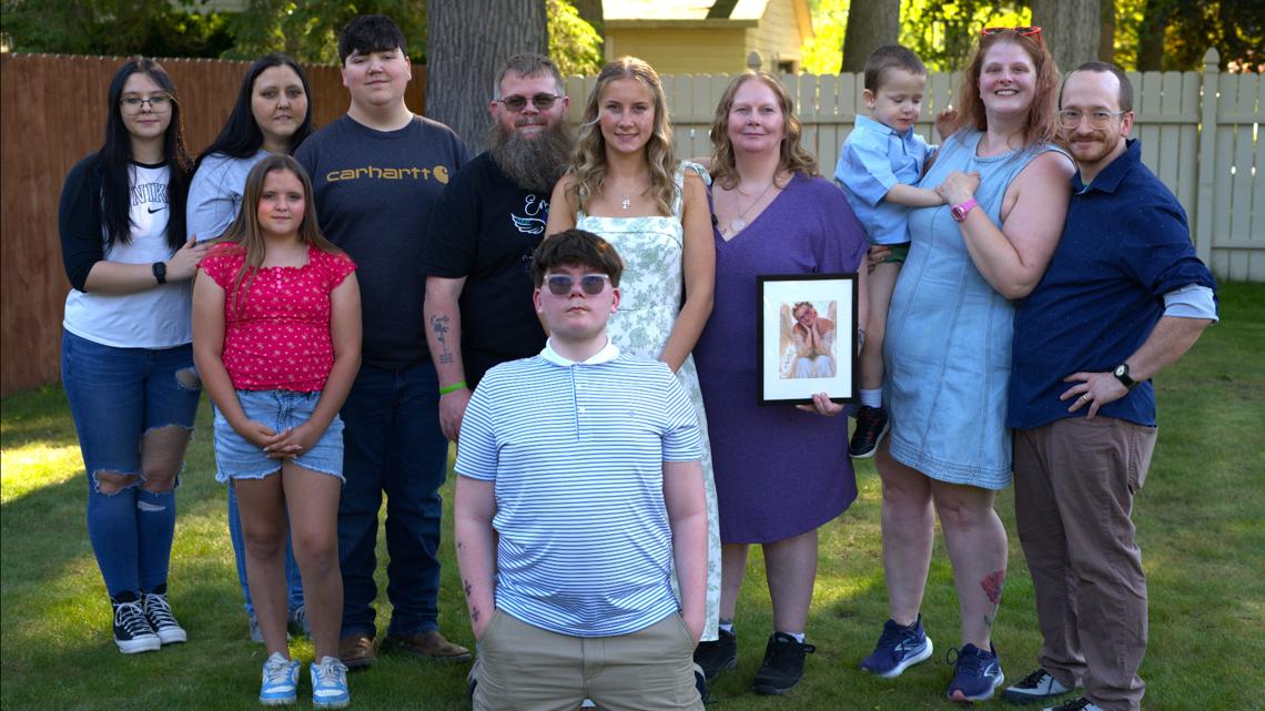 Organ recipients show up for Muskegon family on late daughter's graduation night