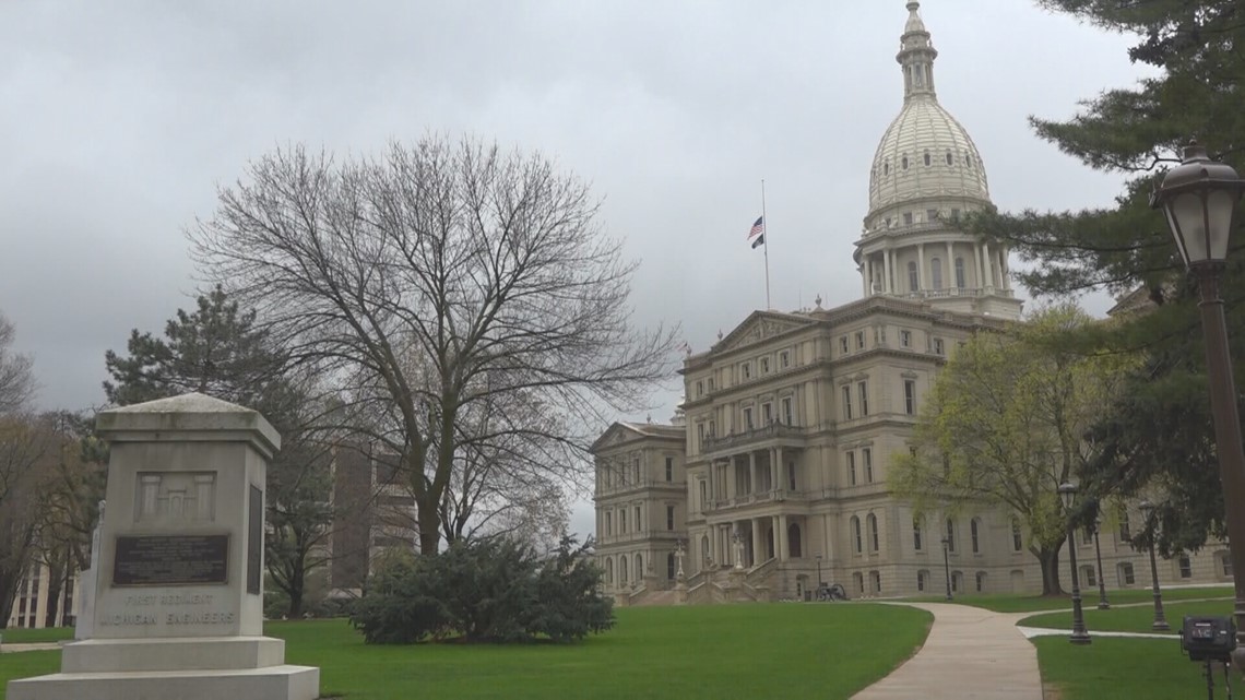 What is Michigan's minimum wage in 2023? | wzzm13.com