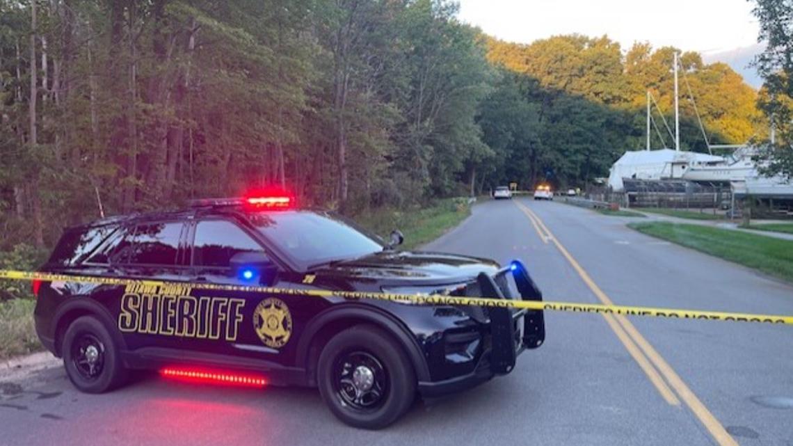 2 killed in Holland crash identified by police wzzm13 com