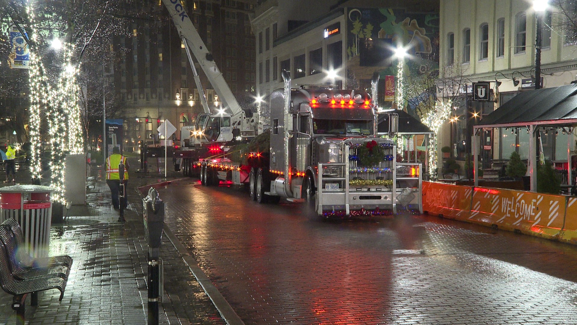 2023 Grand Rapids Christmas tree installed