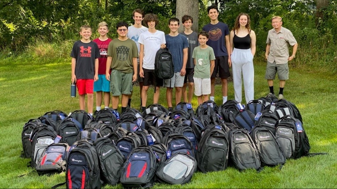 Boy Scout donates 100 stocked backpacks to school homeless program - Vimarsana News