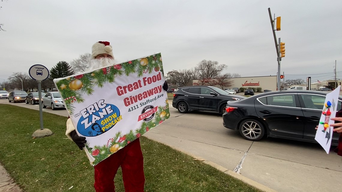 Year two of the 'Great Food Giveaway' feeds 100 families for Christmas - Vimarsana News