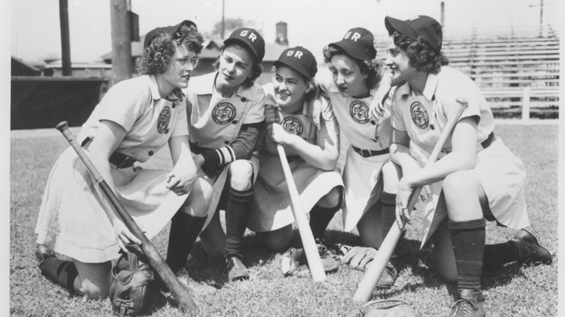 The Women's Professional Baseball League: Fort Wayne Daisies, South Bend  Blue Sox, Kenosha Comets, Grand Rapids Chicks, Rockford Peaches, and Racine  Bells, All Works