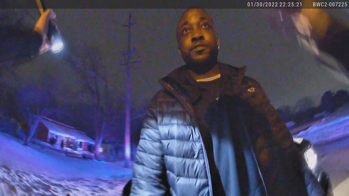 Man accuses police of racial profiling during food delivery - Vimarsana News