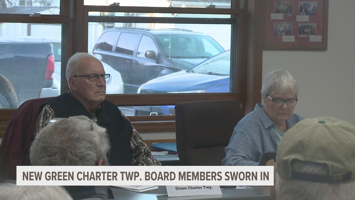 New Green Charter Twp. board members sworn in