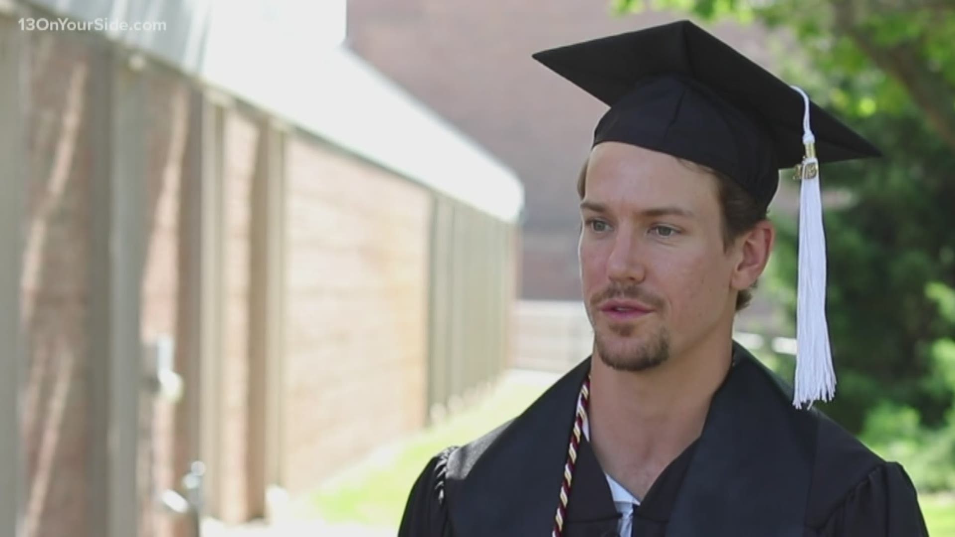 Red Wings player receives undergrad degree from WMU