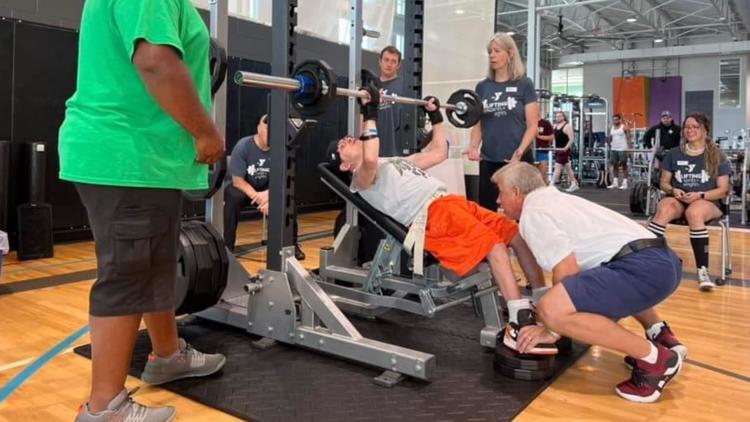 Grand Rapids powerlifter inspires others despite challenges: 'It felt like freedom'