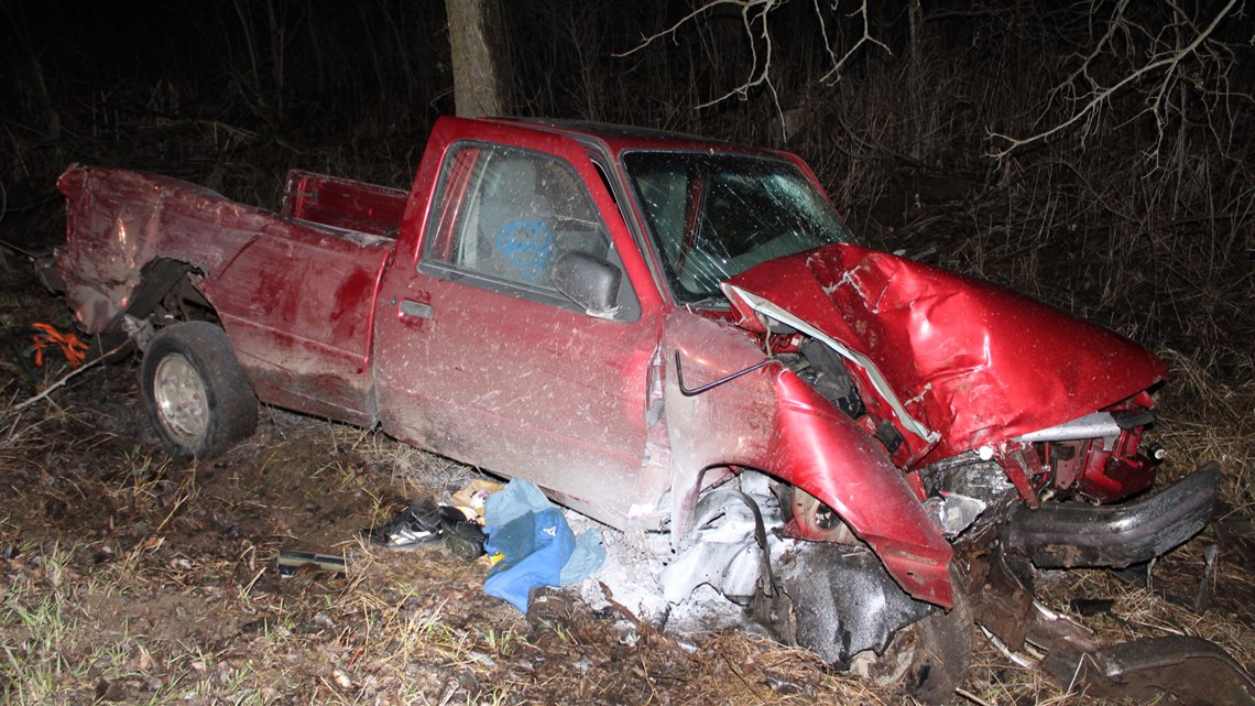 30-year-old driver, 5-year-old son killed in car crash near Howard Township