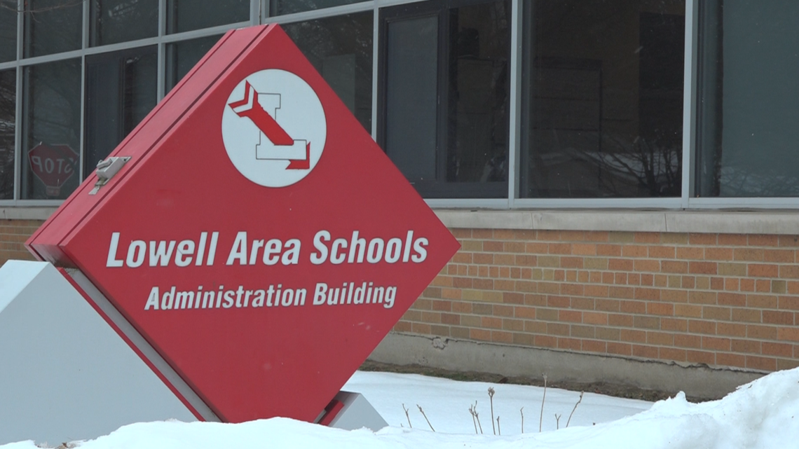 Court dismisses parent lawsuit against Michigan school district
