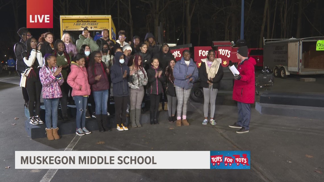 Muskegon Middle School students donate 514 toys to Toys for Tots