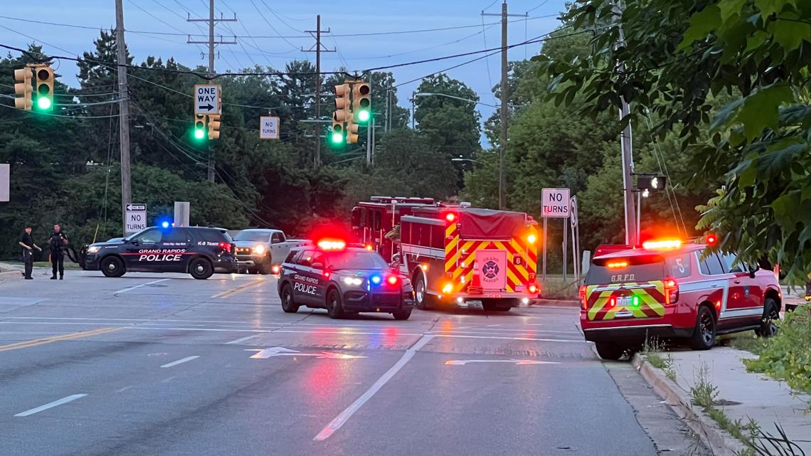 Woman dies after serious crash on East Beltline in Grand Rapids ...