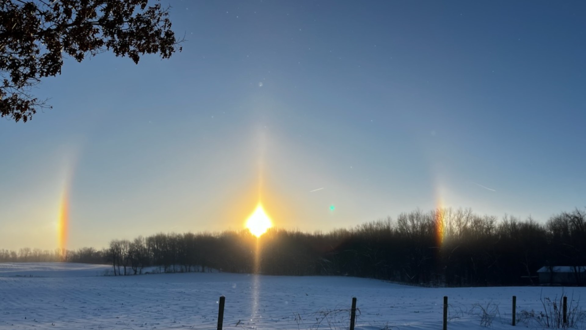 What causes Sundogs to occur? | wzzm13.com