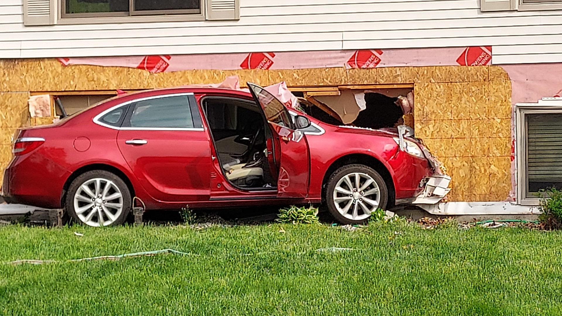 Car crashes into house in Plainfield Twp. | wzzm13.com