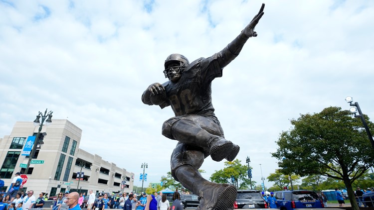 Remember When: Barry Sanders rushes for 100 yards for 1st time 