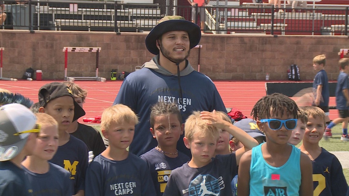 Michigan running back Blake Corum hosts camp at East Kentwood