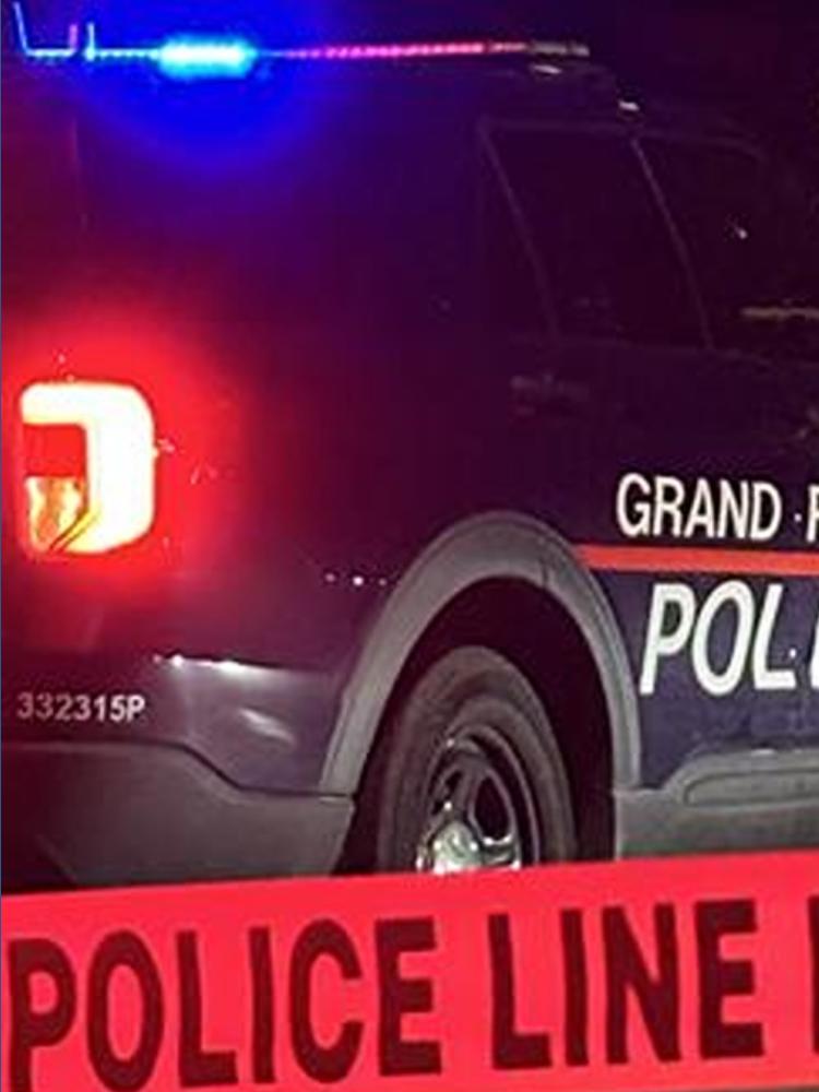Police identify man found dead inside crashed car in Grand Rapids ...