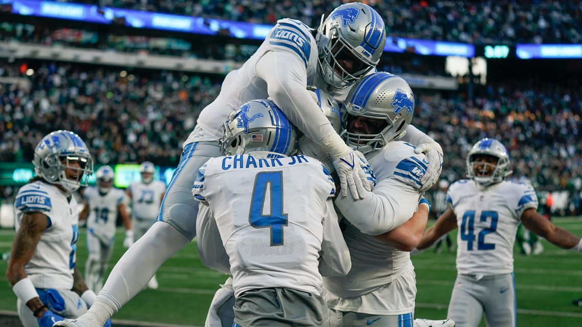 EAST RUTHERFORD, NJ - DECEMBER 18: Detroit Lions quarterback Jared