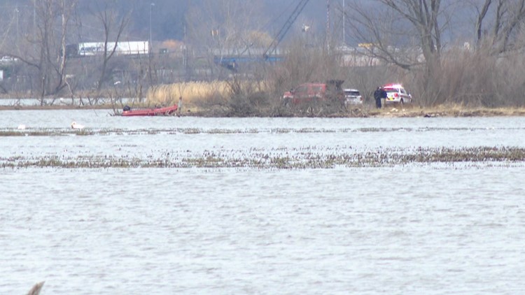 Livonia man rescued after boat flips in Grand River in Spring Lake