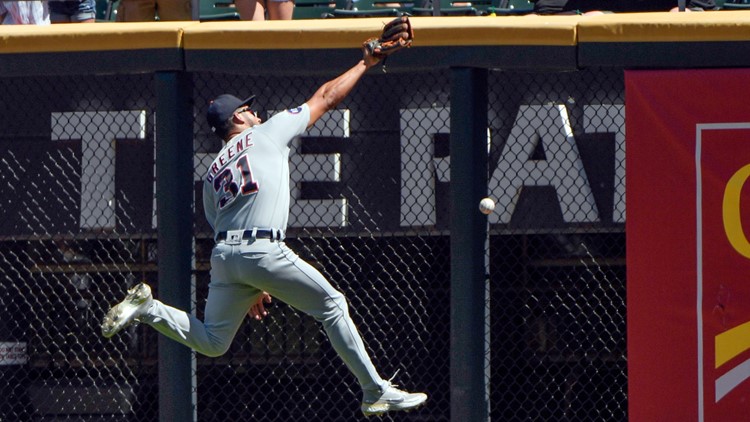 Cueto, White Sox end Tigers' six-game win streak with shutout