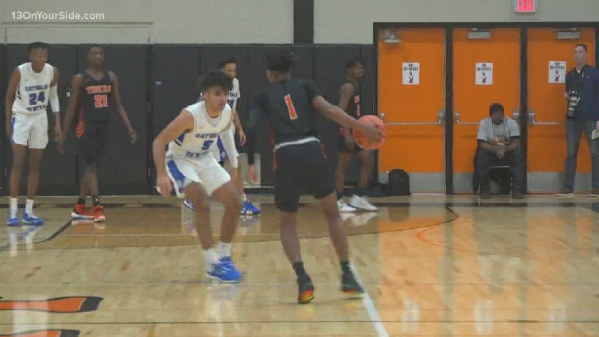 Saturday, six high school basketball teams faced off in the Floyd Mayweather Basketball Classic at Ottawa Hills High School in Grand Rapids.